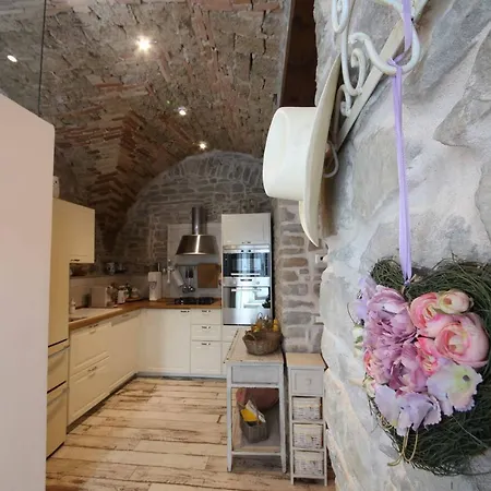 아파트 In Grotta Nell'alto Mugello A 마라디